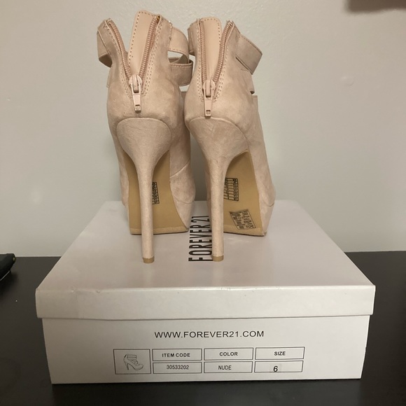 NWB Forever 21 Strappy Nude Platform Stilettos - Picture 3 of 6